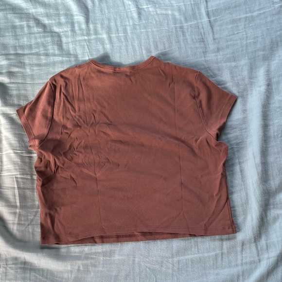 Bundle 4 for $20 H&M Cropped T Shirt - Picture 3 of 3